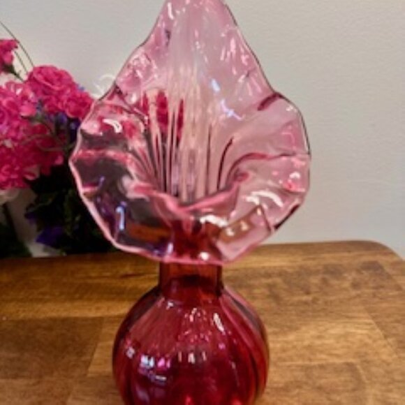 Cranberry Glass Jack In The Pulpit Vase Vintage Swirled Art Glass Pink Red Ruffl - Picture 2 of 5